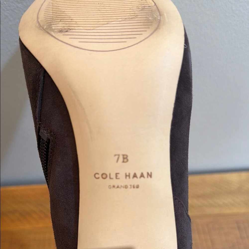 NWOT Cole Haan Dark Brown Suede Pointed Toe Ankle Booties size 7 never worn! - Picture 5 of 5